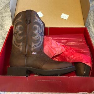 NIB ladies Justin boots
